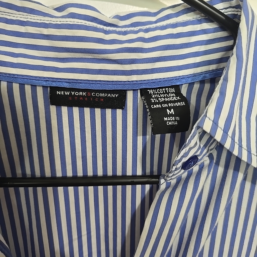 New York And Co Womens Dress Shirt Sz M - Picture 2 of 7